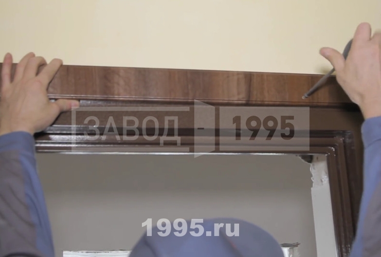 Установка наличников сверху